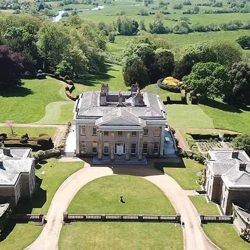 A Hampshire wedding venue suited to mobile bar hire